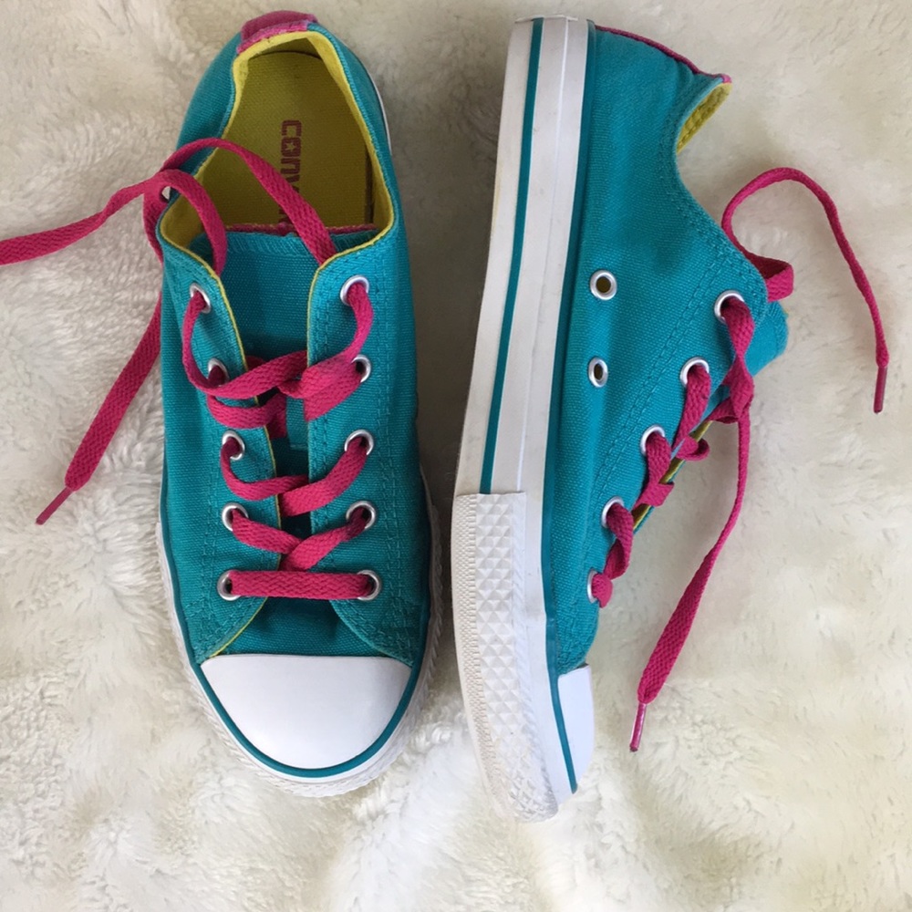 Converse Junior US 3 shoes